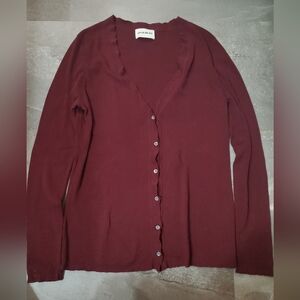 Ca Va De Soi Women's Button-Up V-Neck Cardigan. Burgundy. Wavy Edges. Size L.